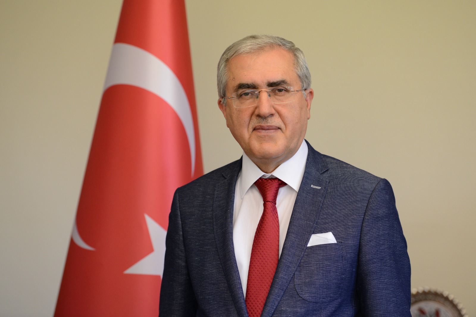 Üniversitemiz Rektörü Prof. Dr. Niyazi Can’ın 1-7 Nisan Kanser Haftası Mesajı